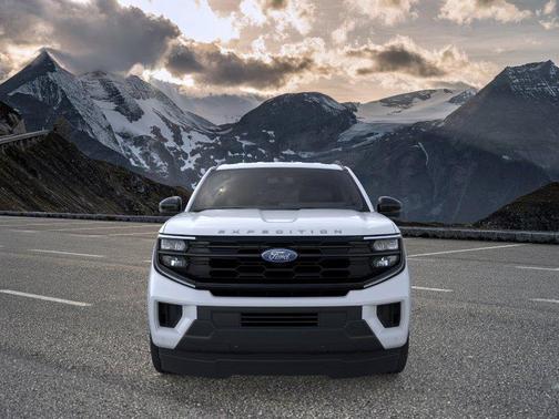 Space Silver Metallic 2026 Ford Expedition Max Active 4x4