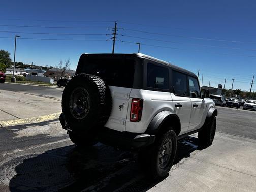 Oxford White 2024 Ford Bronco Black Diamond