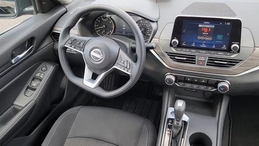 Super Black 2025 Nissan Altima SV FWD