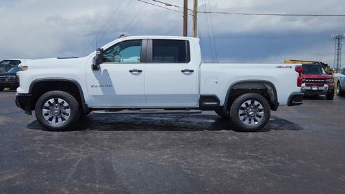 Summit White 2024 Chevrolet Silverado 2500 Custom