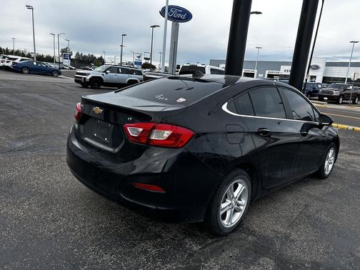 Mosaic Black Metallic 2018 Chevrolet Cruze LT