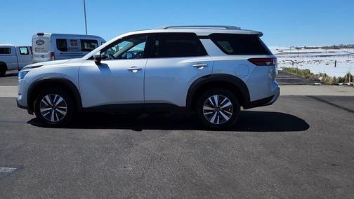 Brilliant Silver Metallic 2025 Nissan Pathfinder SL 4WD