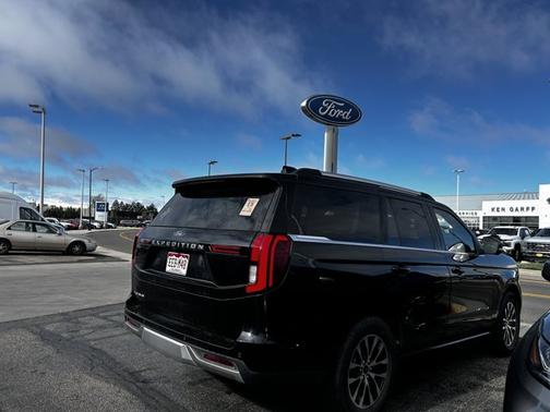 AGATE BLACK METALLIC 2025 Ford Expedition PLATINUM
