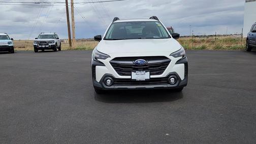Crystal White Pearl 2025 Subaru Outback Premium