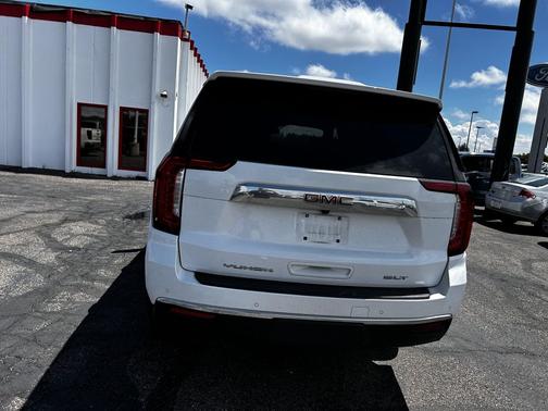 Summit White 2024 GMC Yukon SLT