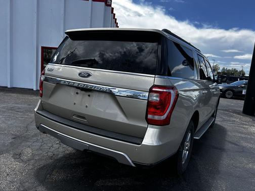 White Gold Metallic 2018 Ford Expedition Max XLT