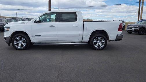 Ivory White Tri-Coat Pearlcoat 2022 RAM 1500 Laramie