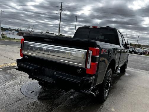 Agate Black Metallic 2024 Ford F-250 Platinum