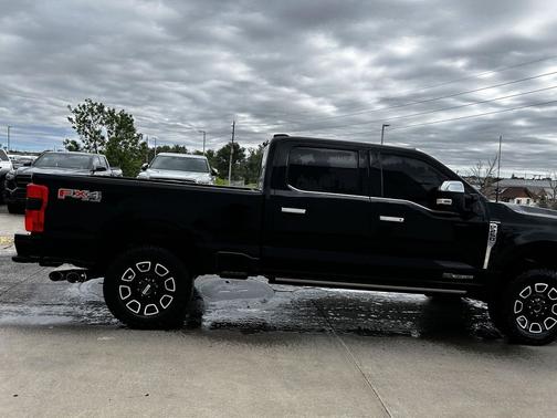 Agate Black Metallic 2024 Ford F-250 Platinum