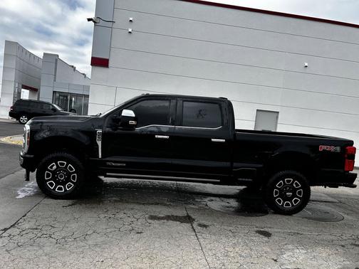 Agate Black Metallic 2024 Ford F-250 Platinum