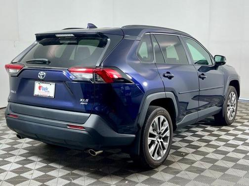 2022 Toyota RAV4 XLE Premium