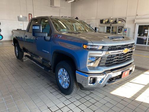 2025 Chevrolet Silverado 3500 LT