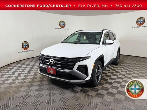 White 2025 Hyundai TUCSON SEL