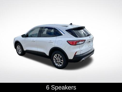 Oxford White 2022 Ford Escape SE