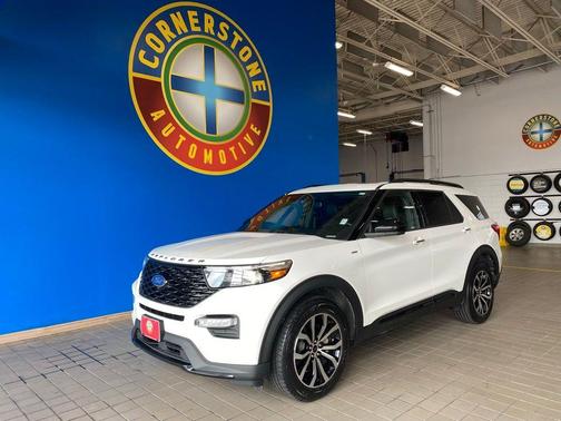 2022 Ford Explorer ST-Line