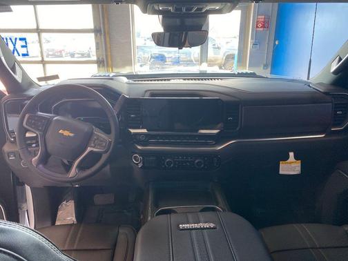 2025 Chevrolet Silverado 3500 High Country