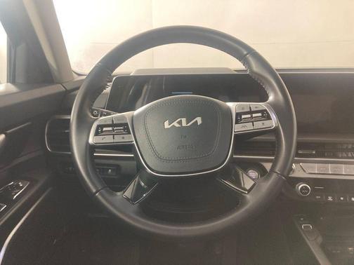 Black 2025 Kia Telluride S