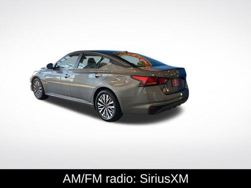 Gun Metallic 2025 Nissan Altima SV