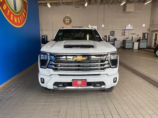 2025 Chevrolet Silverado 3500 High Country