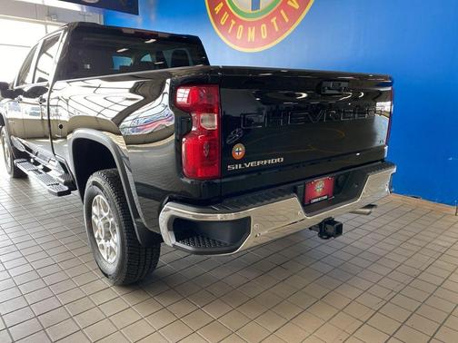 2025 Chevrolet Silverado 3500 LT