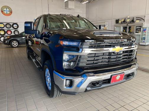 2025 Chevrolet Silverado 3500 LT