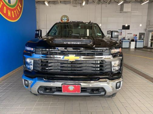 2025 Chevrolet Silverado 3500 LT