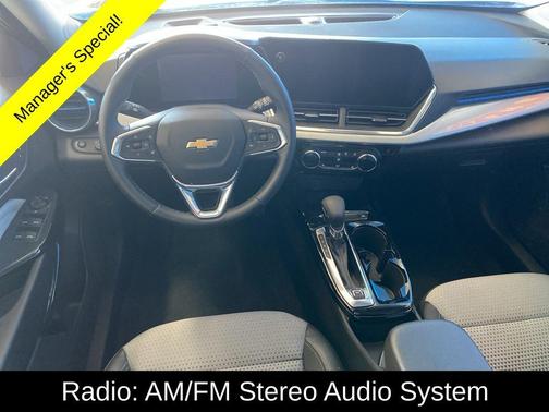 Mosaic Black Metallic 2025 Chevrolet Trax LT