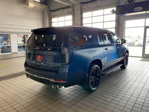 2025 Chevrolet Suburban Premier