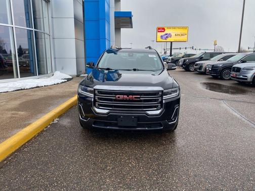 2023 GMC Acadia AT4