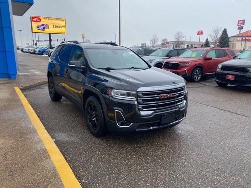 2023 GMC Acadia AT4