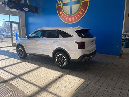 2024 Kia Sorento S