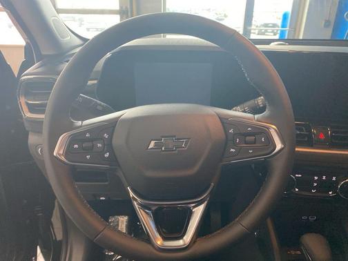 Mosaic Black Metallic 2026 Chevrolet Trailblazer LT