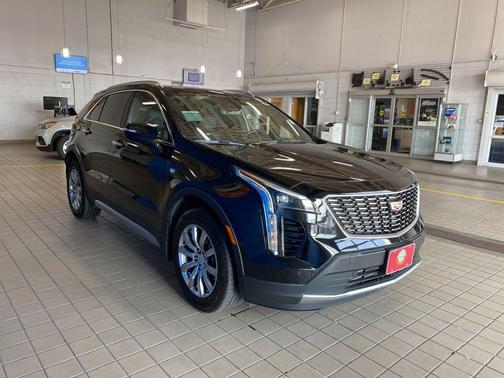 2022 Cadillac XT4 Premium Luxury