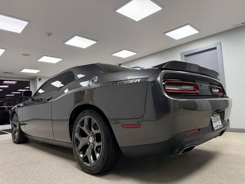 2015 Dodge Challenger SXT Plus