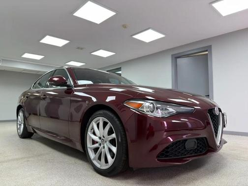 2018 Alfa Romeo Giulia Base