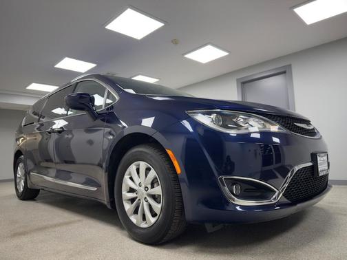 2018 Chrysler Pacifica Touring-L