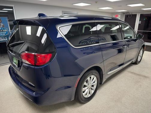 2018 Chrysler Pacifica Touring-L