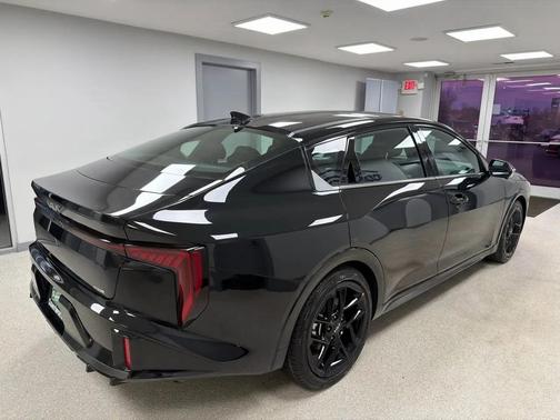 2025 Kia K4 GT-Line Turbo