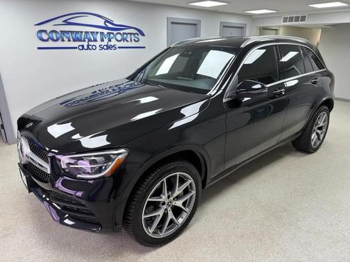 BLACK 2022 Mercedes-Benz GLC 300 4MATIC