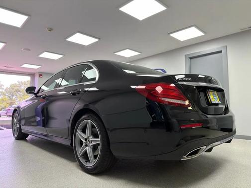 BLACK 2017 Mercedes-Benz E-Class 4MATIC