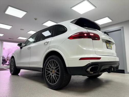 2017 Porsche Cayenne Platinum Edition