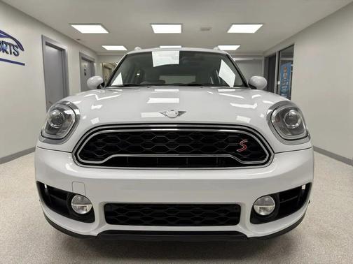 Light White 2019 MINI Countryman Cooper S