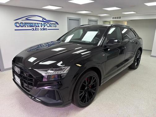 BLACK 2020 Audi Q8 55 Prestige