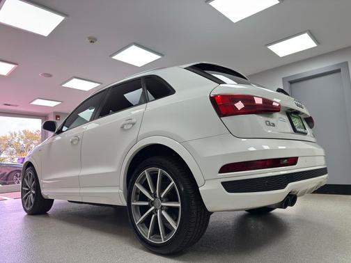 2018 Audi Q3 2.0 TFSI Premium quattro AWD