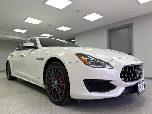 WHITE 2018 Maserati Quattroporte S Q4 GranSport 3.0L