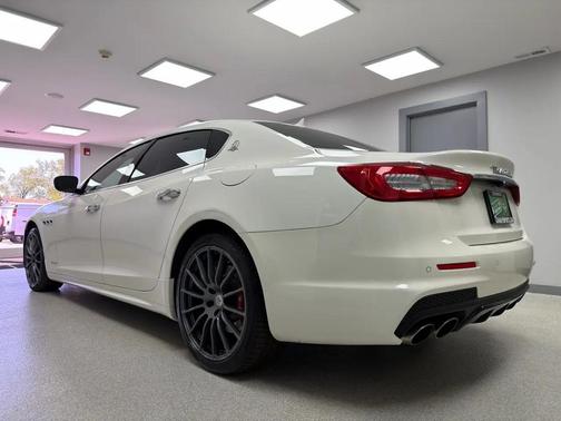 WHITE 2018 Maserati Quattroporte S Q4 GranSport 3.0L
