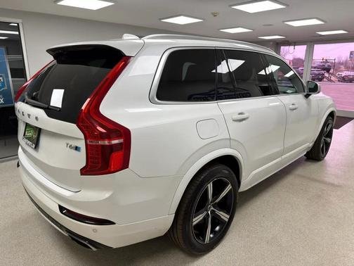 2016 Volvo XC90 T6 R-Design