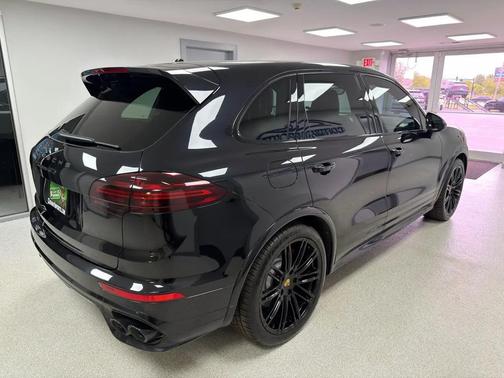 BLACK 2017 Porsche Cayenne GTS