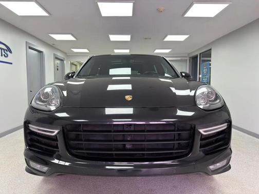 BLACK 2017 Porsche Cayenne GTS