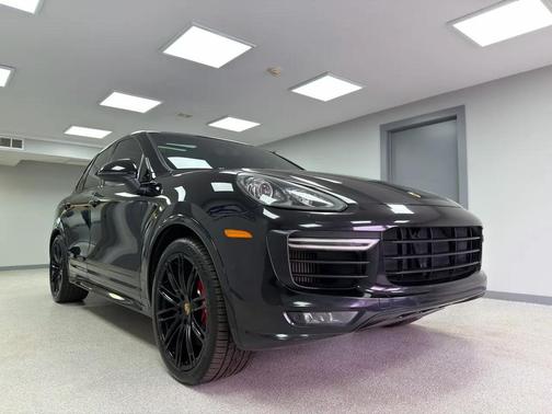 BLACK 2017 Porsche Cayenne GTS